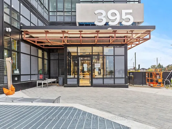 395 Dundas St W, Oakville, ON