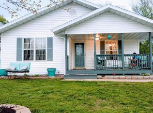 1118 N Oak Park Dr, Springfield, MO 65802