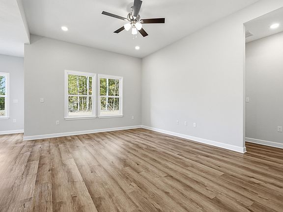 4th image of 61 Spooner St