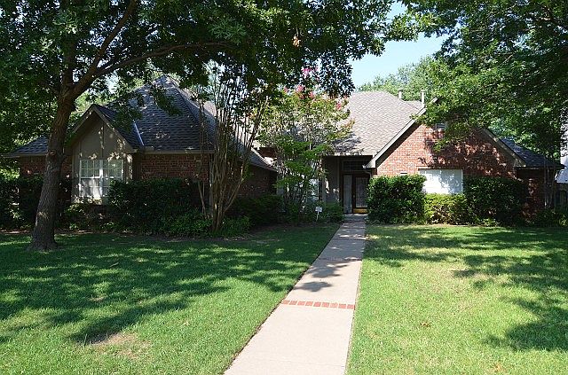 Rare find in Jenks SE