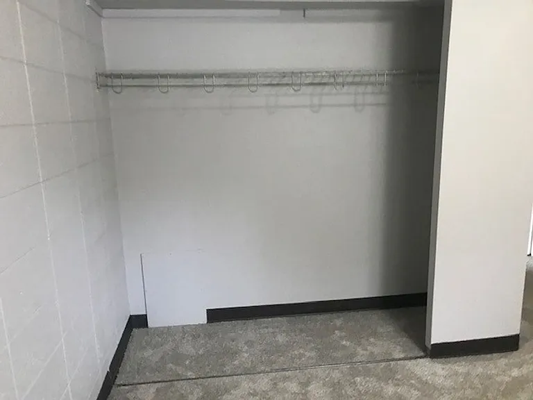 Apartment off 28th and Clyde Park Available — Photo 30