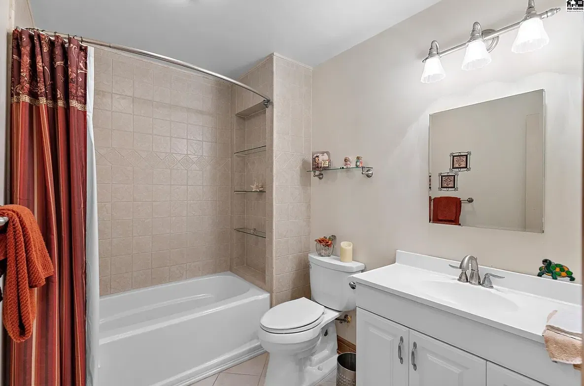 3 bed, 1305 sqft, $1,450 — Photo 4