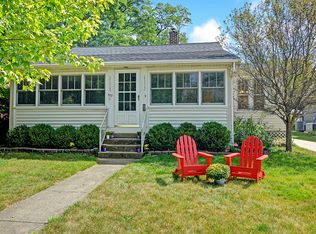 377 May Ave, Glen Ellyn, IL 60137