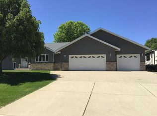 2607 Tranquility Dr, Saint Cloud, MN 56301