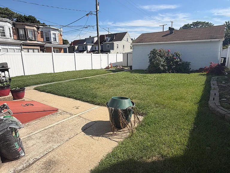 534 Ridgeway St #B — Photo 11