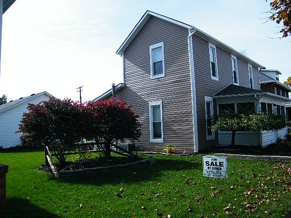 2nd image of 40 W Wood St