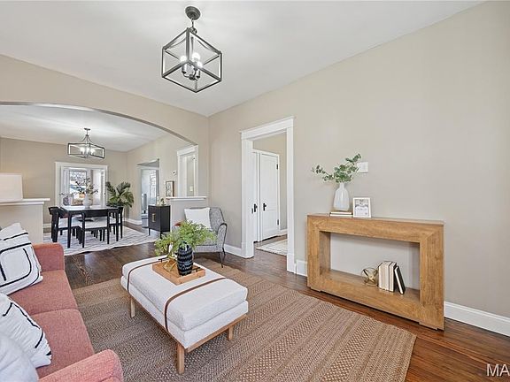 3rd image of 5217 Loughborough Ave
