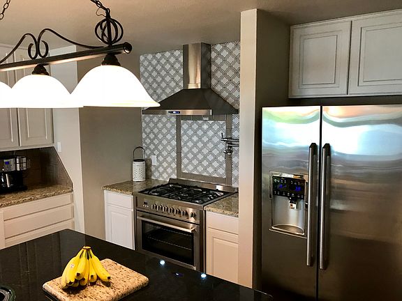 3rd image of 209 Becky Ln