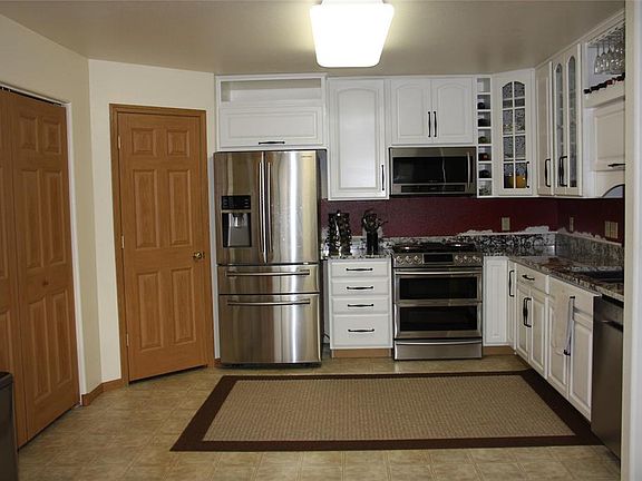 3rd image of 31 N Shore Dr APT 2