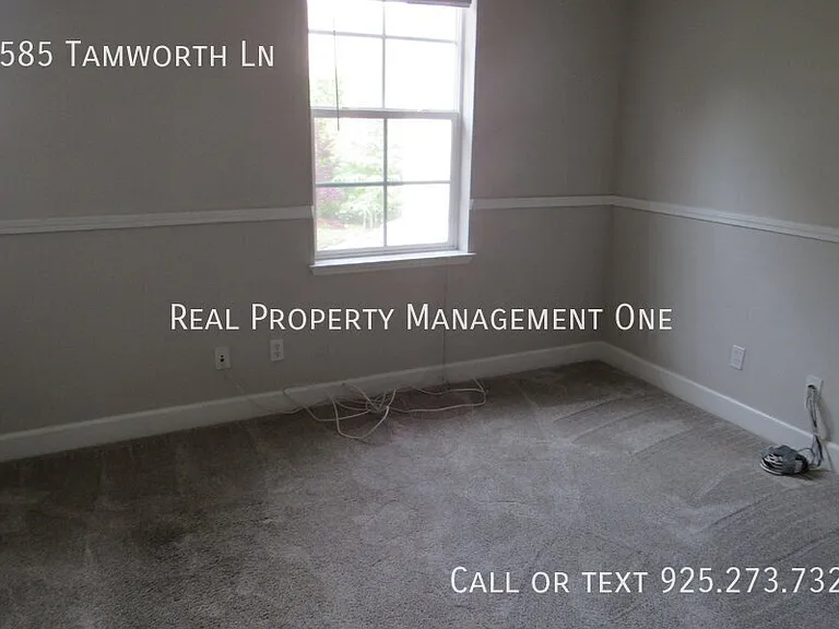 2585 Tamworth Ln — Photo 26