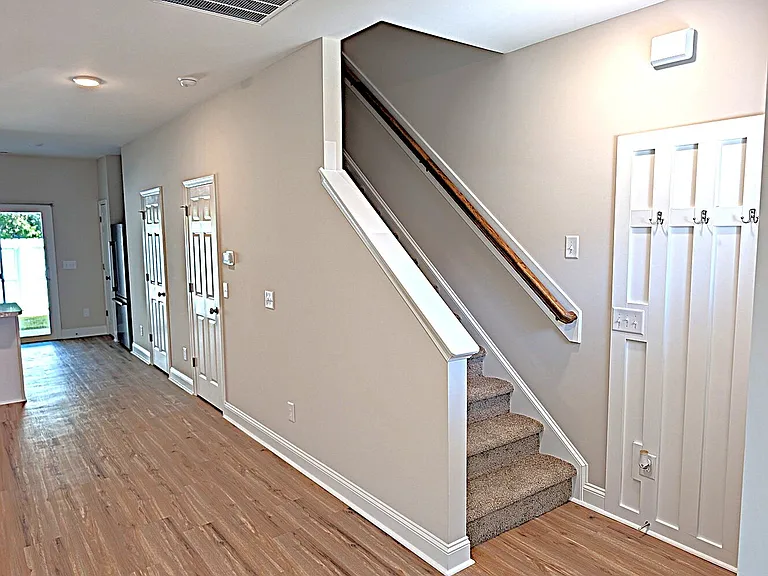 138 Loren Rd — Photo 8