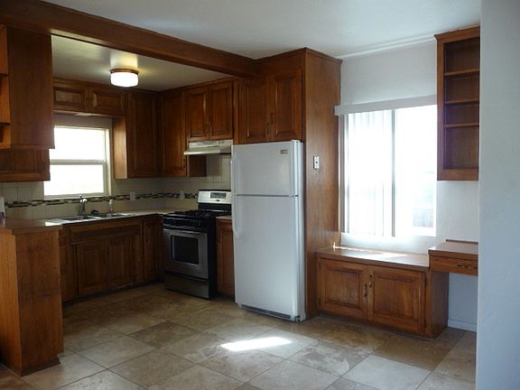 3rd image of 3167 Howard Ave