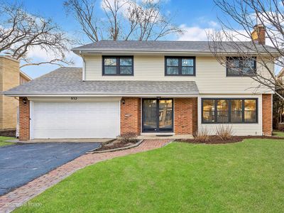 932 S Bruner St, Hinsdale, IL, 60521
