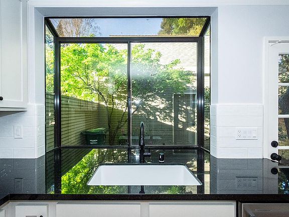5th image of 427 Wyndgate Rd