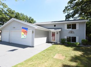 2006 Lakewood Pl, Crown Point, IN 46307