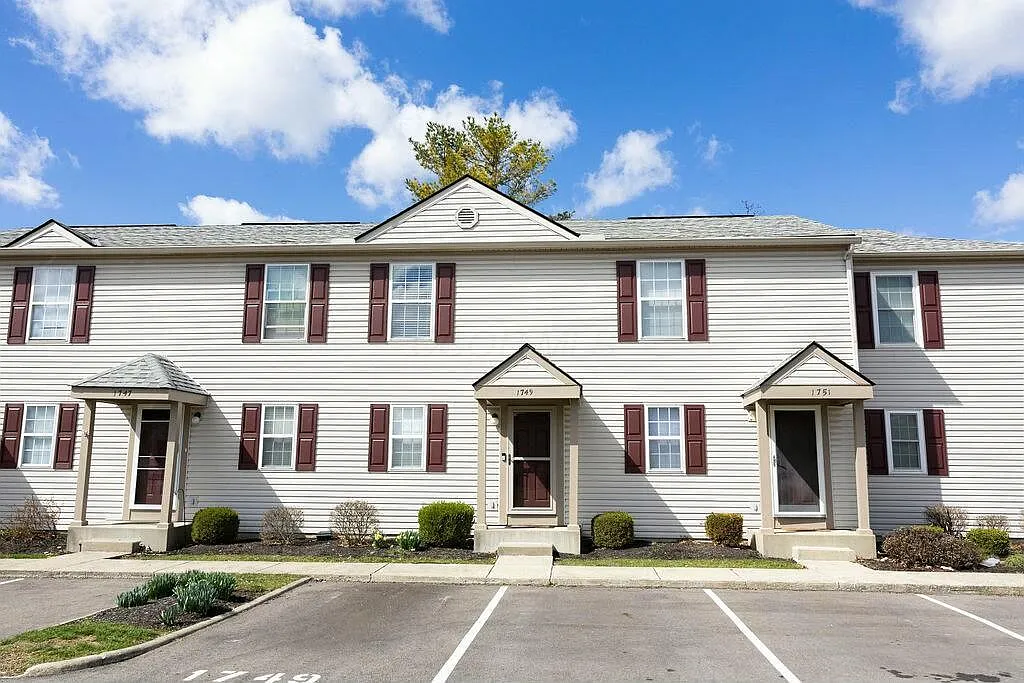 2 bed, 1200 sqft, $1,740 — Photo 1