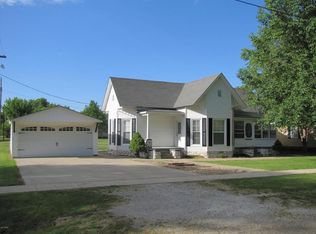 110 W Depew St, Odin, IL 62870