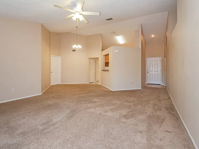 12906 Longcrest Dr — Photo 2