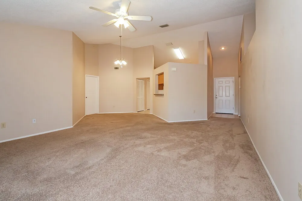 Building Photo - 12906 Longcrest Dr