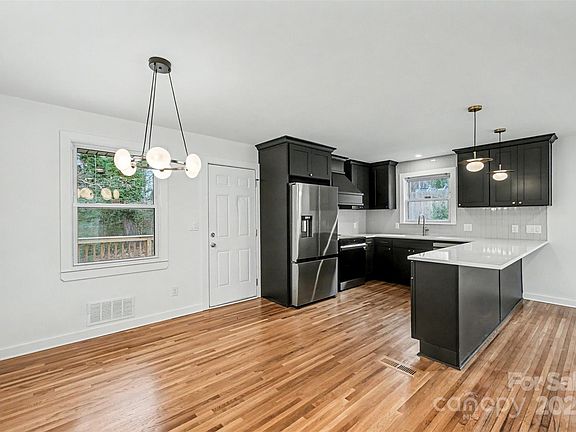 5th image of 3417 Sudbury Rd