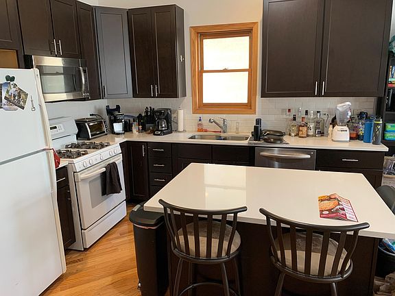4th image of 2741 N Southport Ave #2M
