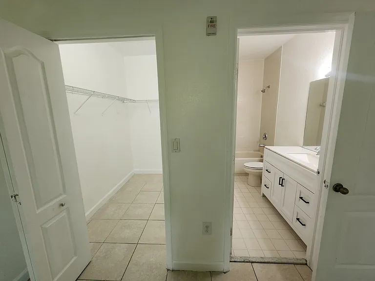 1539 SE 27th St #201 — Photo 7