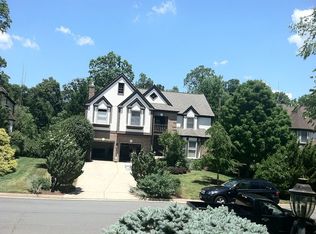 69 Rutherford Cir, Potomac Falls, VA 20165