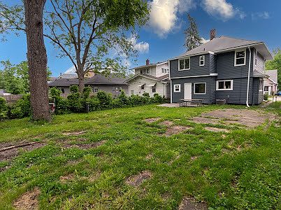 4th image of 3918 Graceland Ave