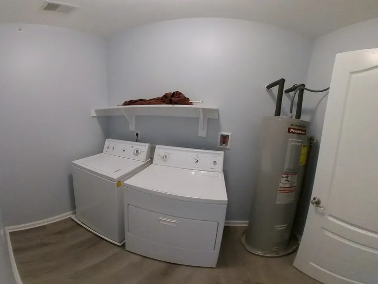 908 Southmoor Dr #303 — Photo 17