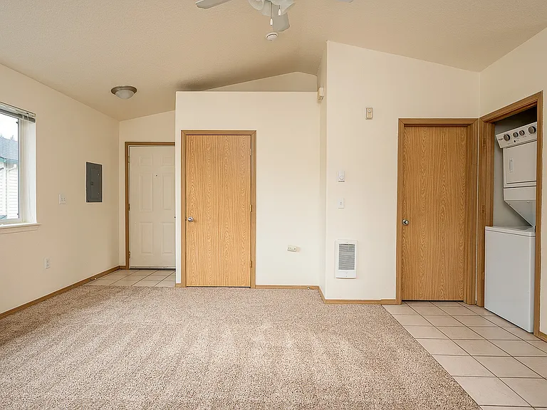 Corporate Woods Apartments — Photo 20