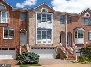 8104 Madrillon Ct, Vienna, VA 22182