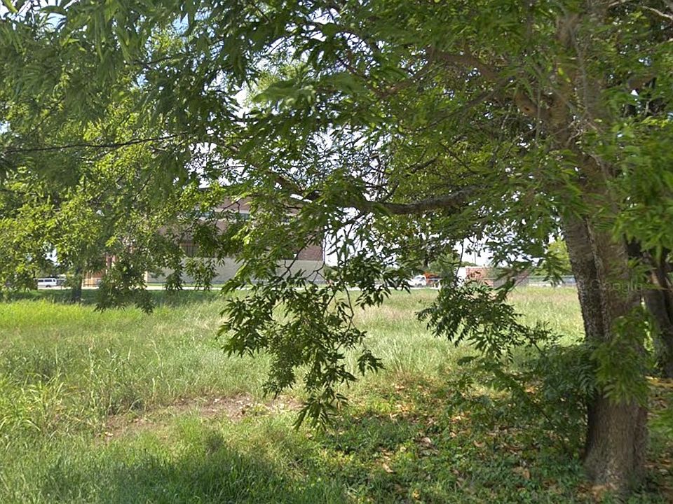 2nd image of 651 E 3rd St
