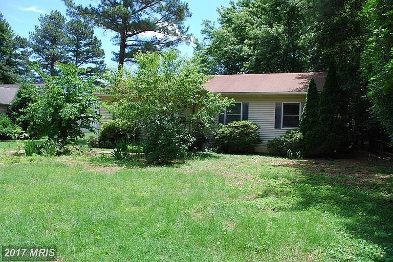 1st image of 34 Woodbine Dr