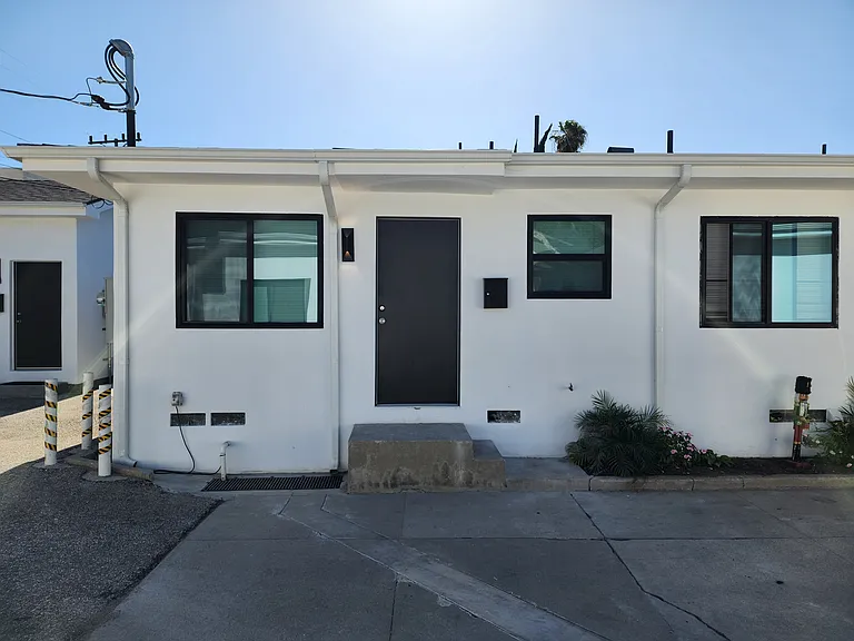 438 Ivy St #B — Photo 1