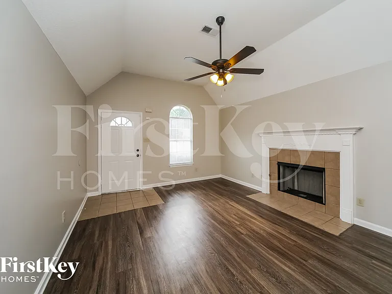 4194 Rainey Woods Dr — Photo 2
