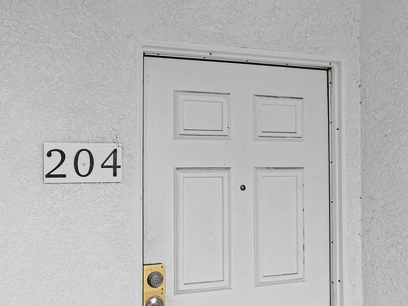 2nd image of 525 W 8th St #5630930
