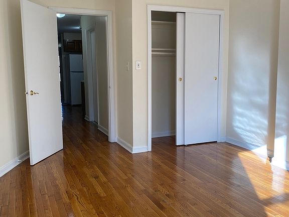 2nd image of 1625 2nd Ave #4