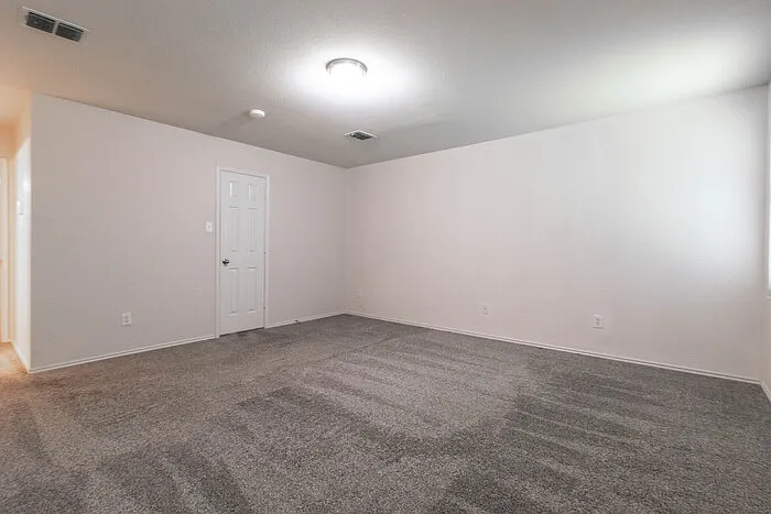 2405 Spruce Ct — Photo 11