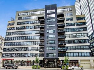 130 S Canal St APT 204, Chicago, IL 60606