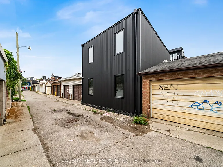 131 Dovercourt Rd #LANEWAY MAIN — Photo 13