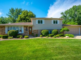 641 Hillside Dr, Dyer, IN 46311