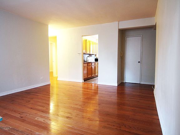 2nd image of 387 Avenue S #2A