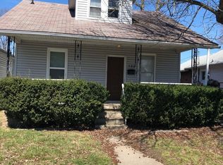 132 W 2nd St, Roxana, IL 62084