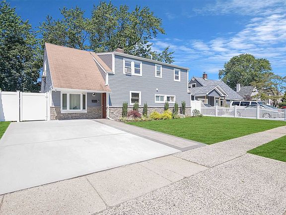 2nd image of 38 Boat Ln