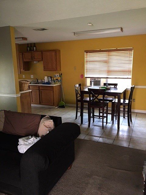 2nd image of 2083 Fox Hill Ln