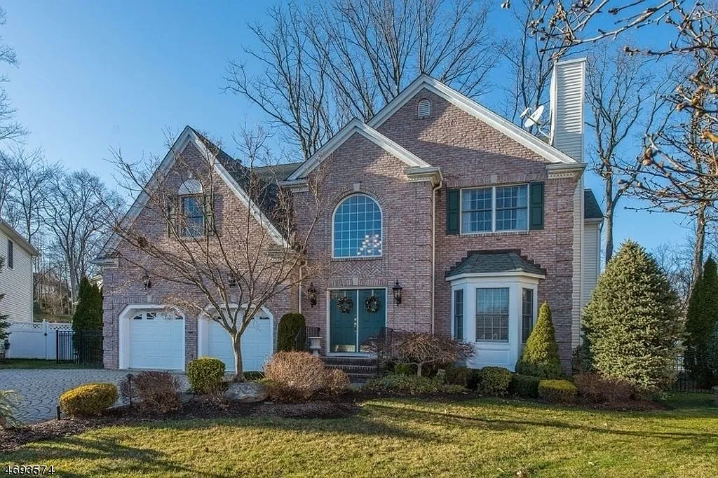 601 Bridle Path photo 1