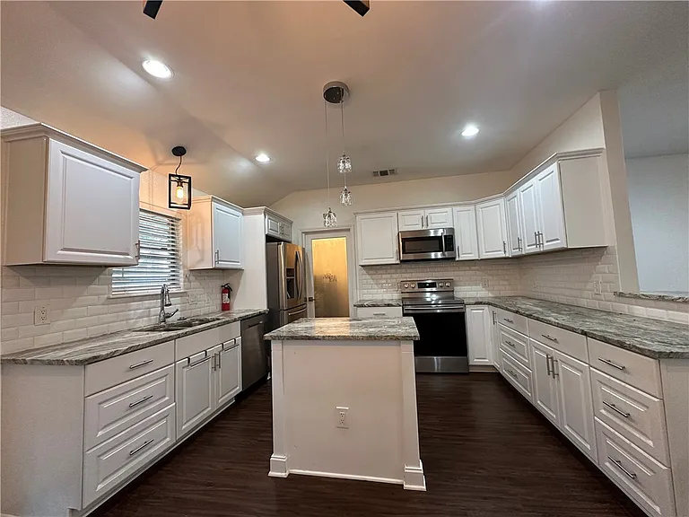 7822 Fox Dr — Photo 6