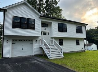 104 Glenham Rd, Cranston, RI 02921