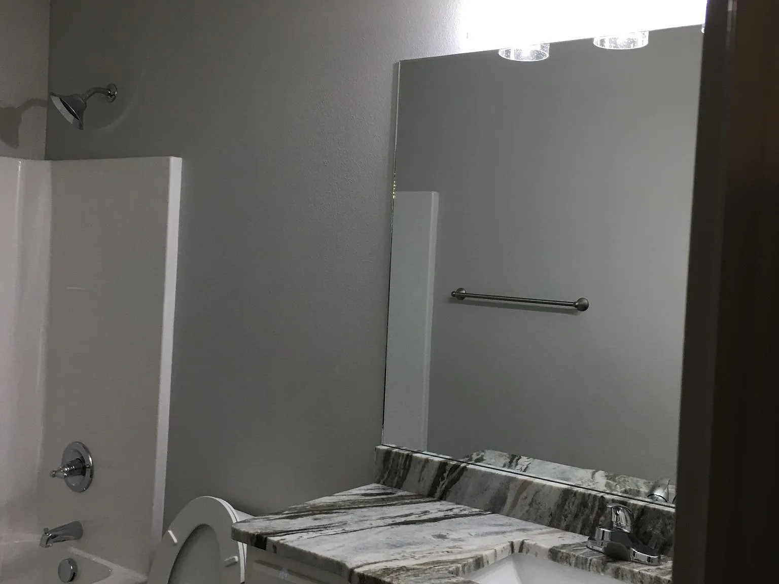 4 bed, 1727 sqft, $1,600 — Photo 3
