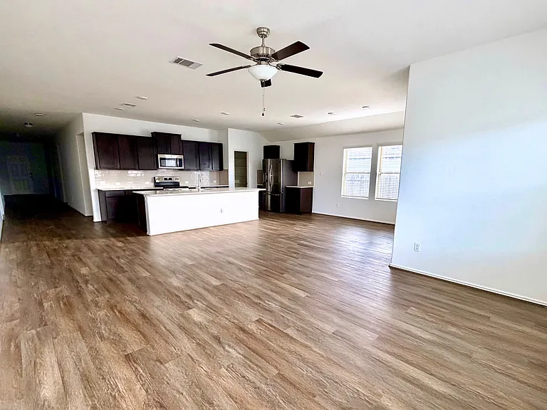 601 Sassafras St — Photo 9